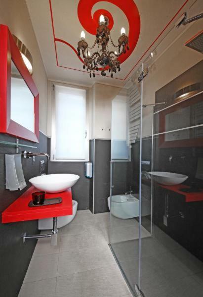 Atelier Hotel Design Гардоне Ривьера Экстерьер фото